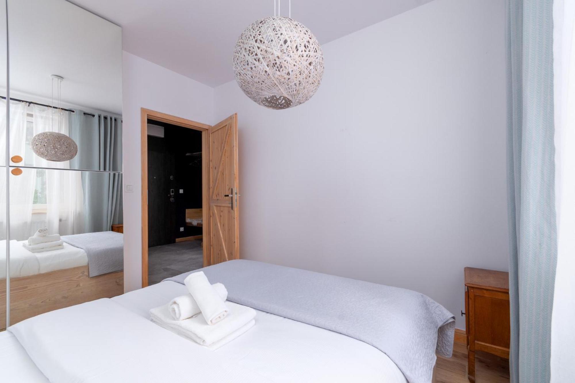 Paryski Zakatek Cosy Apartment Вроцлав Екстериор снимка